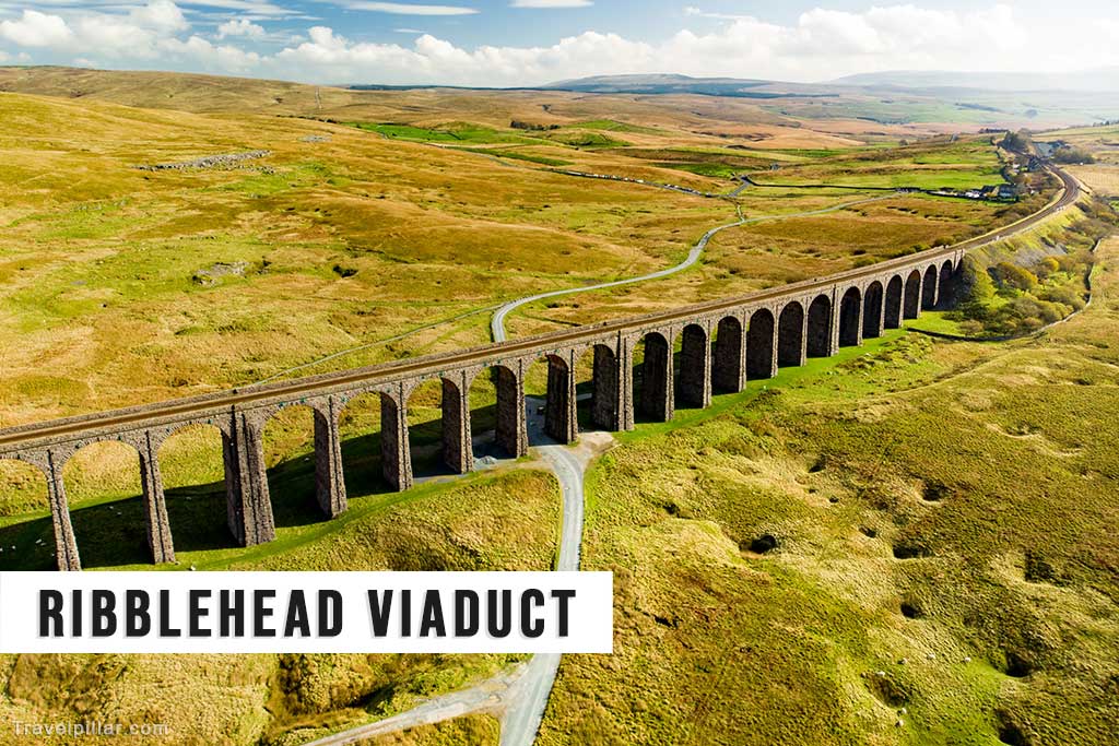 Ribblehead Viaduct, Yorkshire Dales National Park, England
