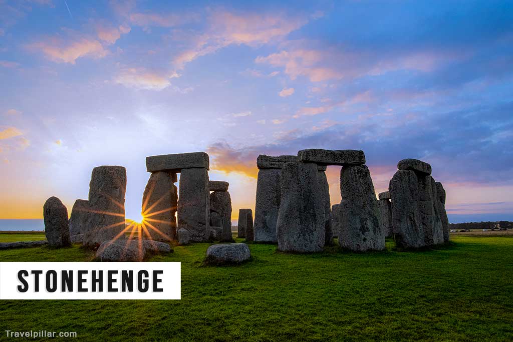 Sunrise at Stonehenge, Wiltshire, England